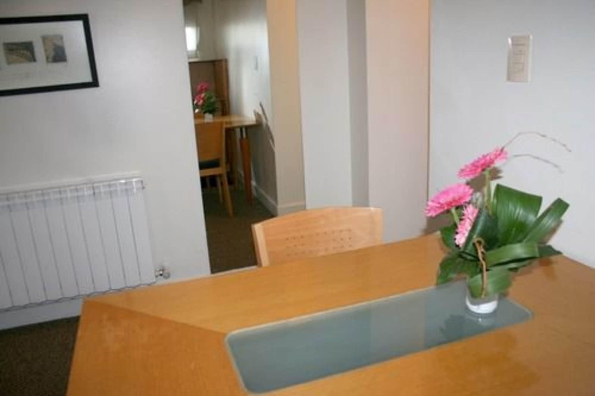 Urbana Suites Мендоса Экстерьер фото