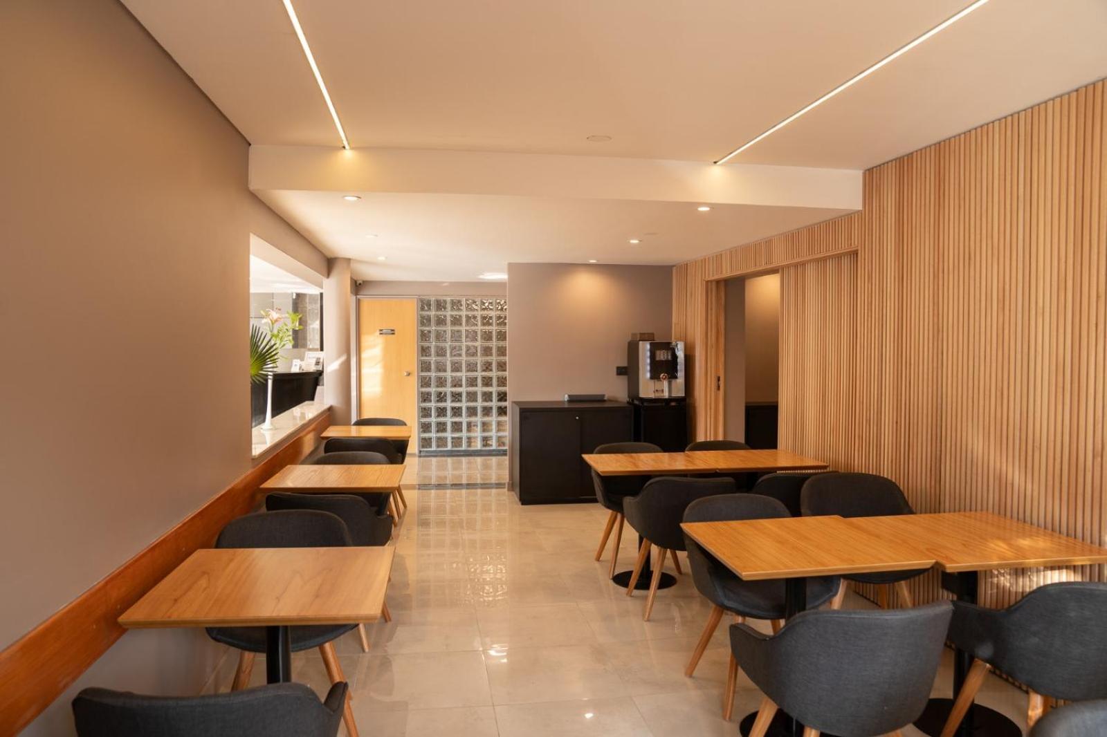 Urbana Suites Мендоса Экстерьер фото